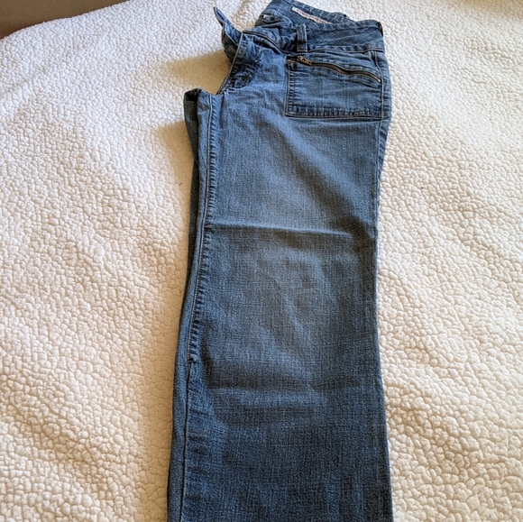 Guess Jeans - Picture 8 of 11